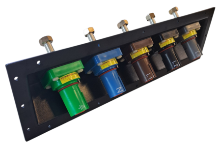 Montagepaneel 45gr met vijf 500A drain connectoren 