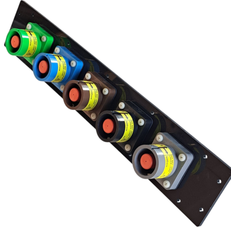 Montagepaneel vlak met vijf 500A source connectoren